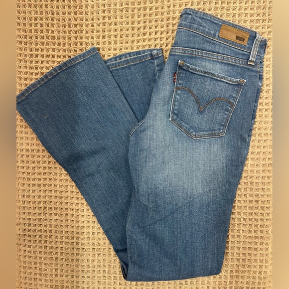 Levi's Demi Mid Rise Bootcut Jeans - Size 27x30 / Size 4 - Picture 6 of 13